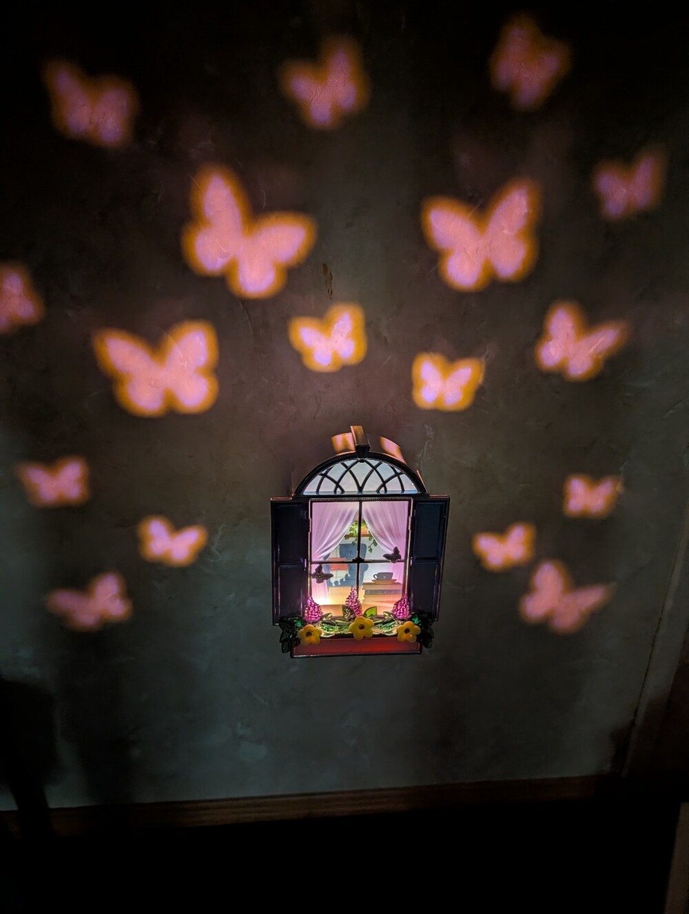 Bath & Body Works Spring Window Projector Wallflower Plug-in - Picture 2 of 7